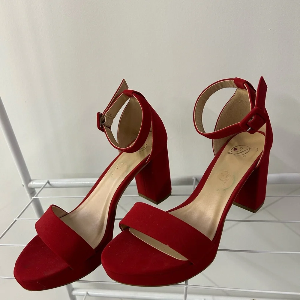 Elegant Red Ankle Strap Heels - Picture 2 of 4
